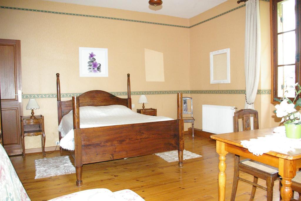 Chambres D'Hotes Du Maine Lalinde Room photo